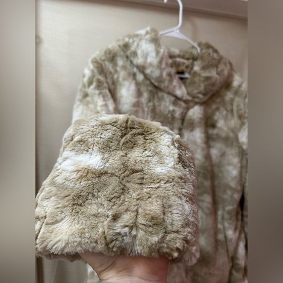 Dennis by Dennis Basso Faux Fur Jacket Women’s Large Neutral Plush Coat - Picture 4 of 10